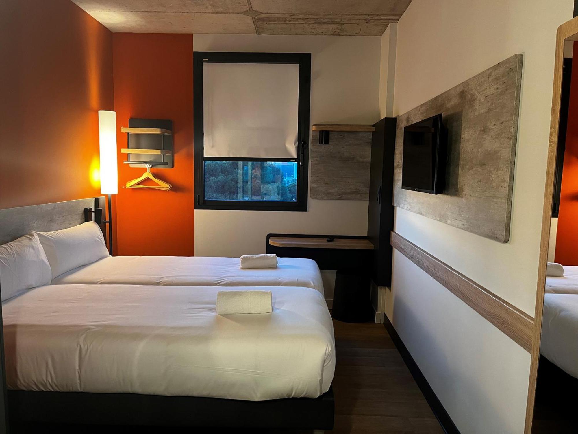 Ibis Budget Madrid Aeropuerto Exterior foto